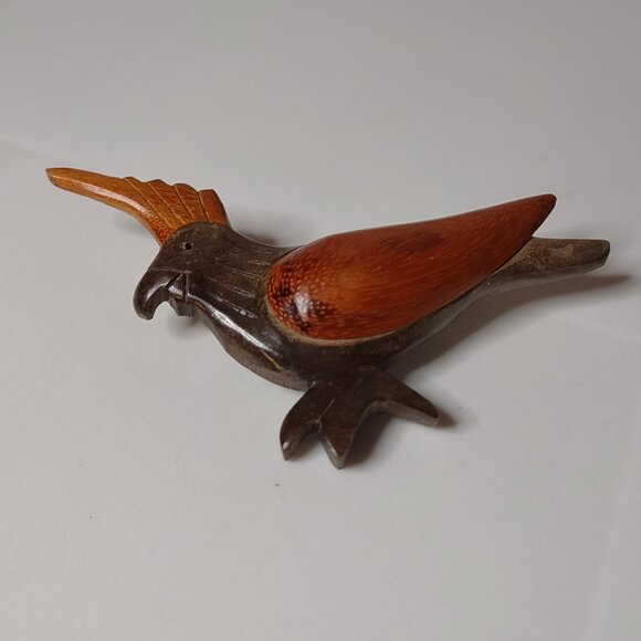 Very Cool Wooden Bird Brooch - Picture 2 of 9